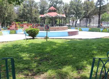 Desalojan a la gente que habita la Alameda 