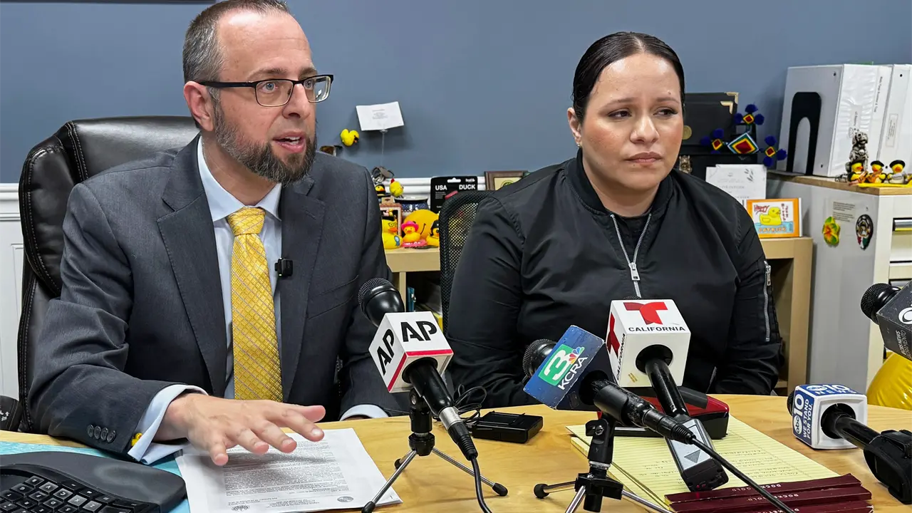 Hombre herido en tiroteo con ICE enfrenta cargos en California