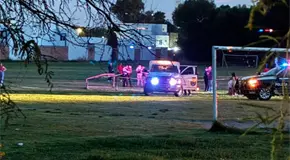 Muere menor tras caerle una portería en Ags.