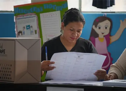 Perú avanza a segunda vuelta presidencial con Fujimori y López Aliaga Perú avanza a segunda vuelta presidencial con Fujimori y López Aliaga