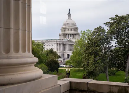 Renuncian congresistas Swalwell y Gonzales tras denuncias en Capitolio Renuncian congresistas Swalwell y Gonzales tras denuncias en Capitolio