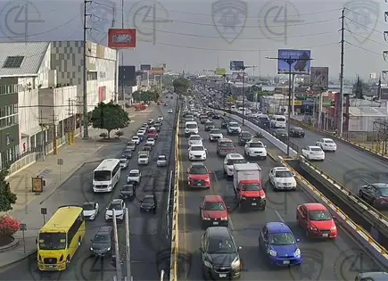 Tr&aacute;fico intenso en Salvador Nava y zona centro de SLP