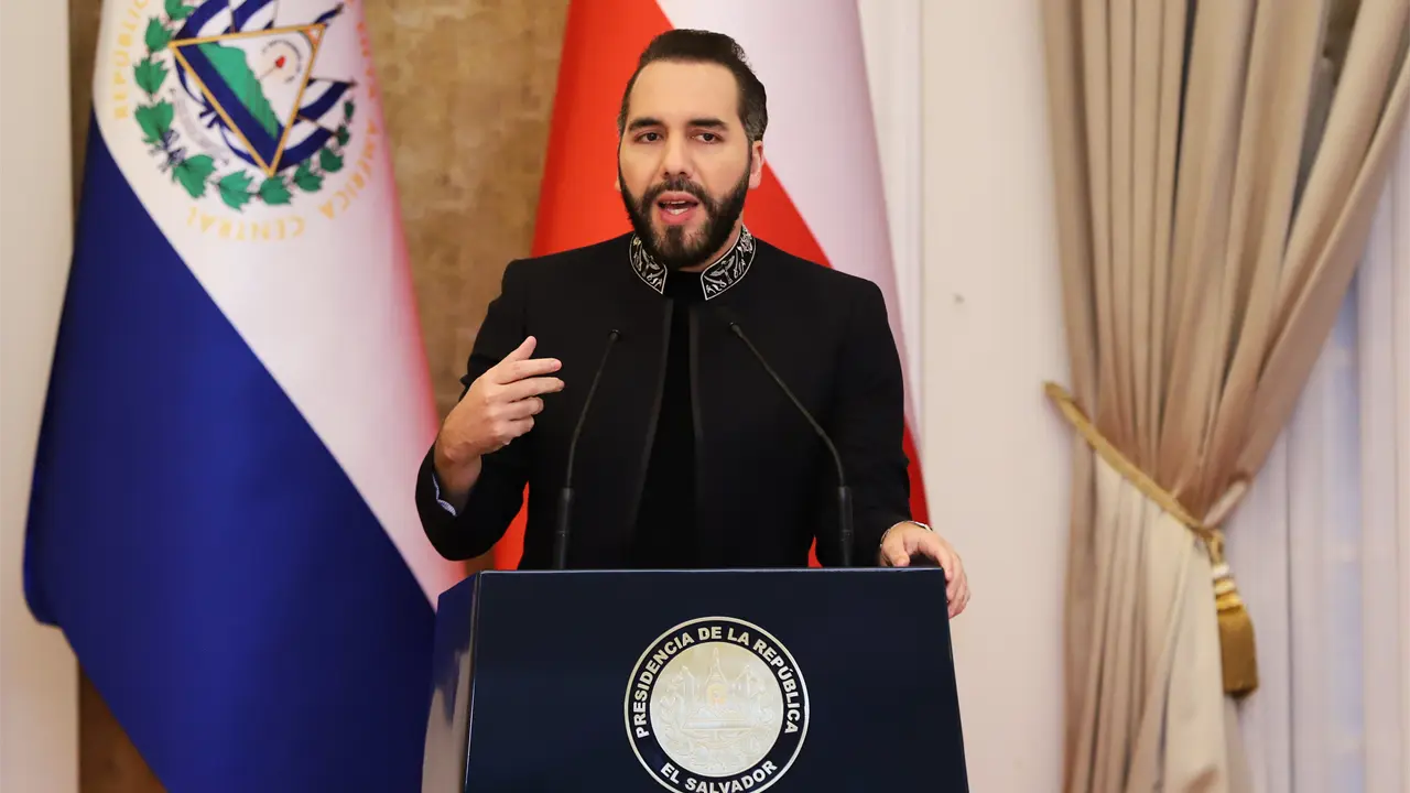 Bukele sanciona cadena perpetua para menores y adultos en El Salvador