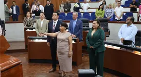 Diputada deja curul sin explicar motivos