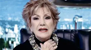 MAXINE WOODSIDE POSA DESNUDA