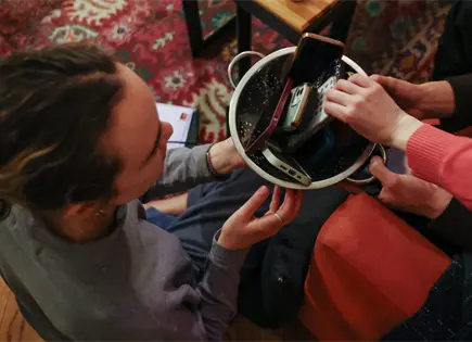 Millennials en Brooklyn promueven movimiento contra uso excesivo de pantallas Millennials en Brooklyn promueven movimiento contra uso excesivo de pantallas