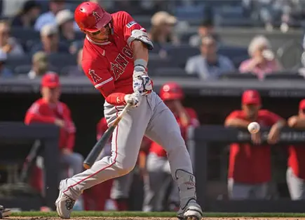 Apalean los Angelinos 11-4 a los Yankees