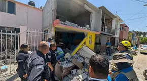 Explota tanque de gas en vivienda; 2 personas lesionadas
