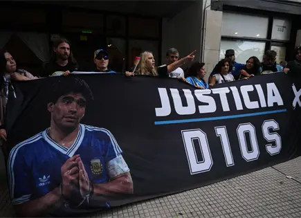M&eacute;dico argentino se desvincula de la muerte de Maradona en el juicio: Yo lo amaba, era mi &iacute;dolo