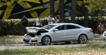 Choque por alcance en bulevar R&iacute;o Santiago; s&oacute;lo da&ntilde;os