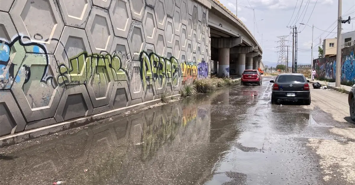 Denuncian megafuga de aguas negras sin atenci&oacute;n