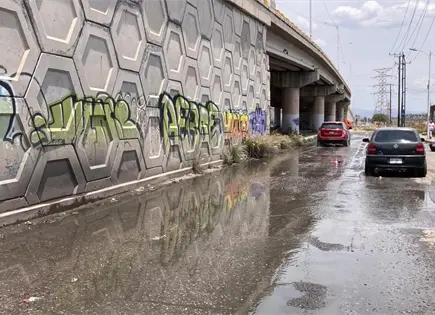 Denuncian megafuga de aguas negras sin atenci&oacute;n