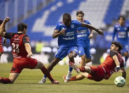 Cruz Azul deja escapar la victoria ante Tijuana en Ciudad de M&eacute;xico