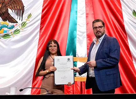 Destacan estudiantes en Parlamento Juvenil