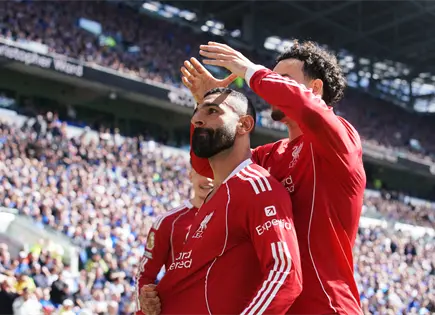 Liverpool gana derbi Merseyside con gol de Van Dijk en tiempo a&ntilde;adido