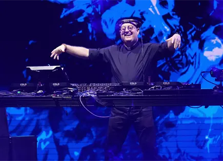 Padre Guilherme celebra misa techno en Plaza de Mayo por papa Francisco