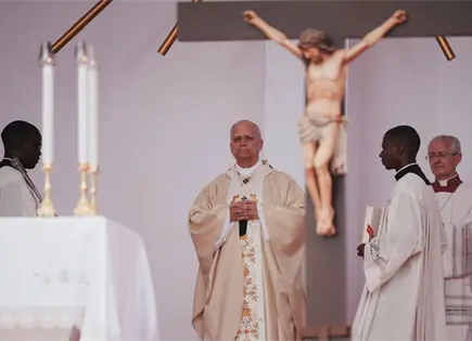 Papa Le&oacute;n XIV inicia visita en Angola y llama a combatir corrupci&oacute;n