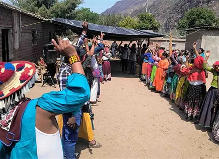 Wixárikas dejan de lado a los partidos