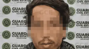 Detienen a hombre por asalto con cuchillo en tienda del Centro