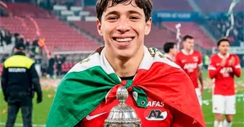 Ch&aacute;vez campe&oacute;n