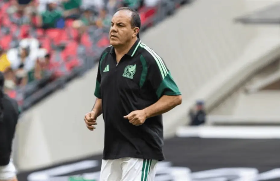 Cuauht&eacute;moc Blanco cuestiona remodelaci&oacute;n del Estadio Azteca