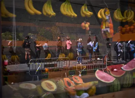 Espa&ntilde;a inicia programa para regularizar migrantes sin papeles