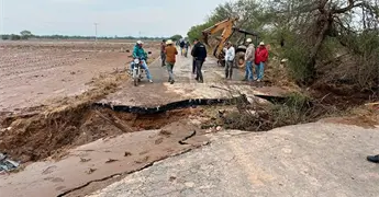 La lluvia se lleva camino en Bocas