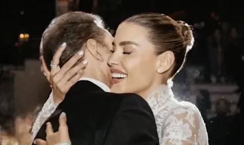 Michelle Salas felicita a Luis Miguel con foto in&eacute;dita de su boda