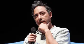 No debe perderse la diferencia entre la TV y el cine: productor