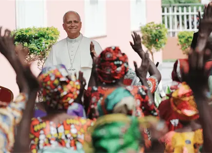 Papa Le&oacute;n aborda conflicto en Camer&uacute;n y llama a la paz
