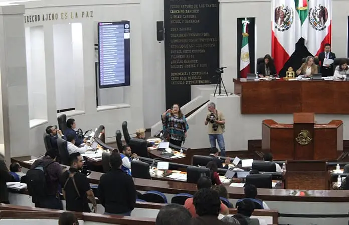 Plantean sanci&oacute;n a  diputados faltistas