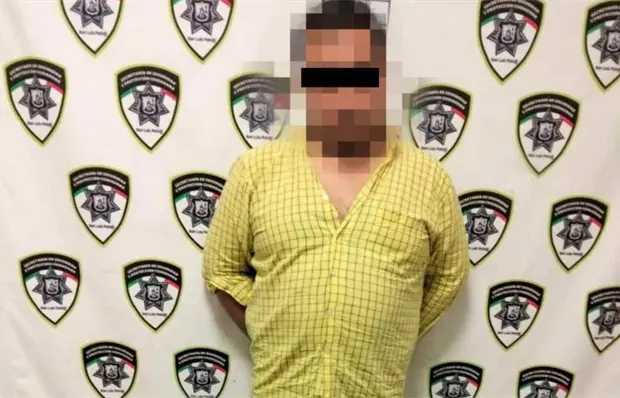 En conflicto vial, detienen a sujeto con arma, cristal, celulares y efectivo