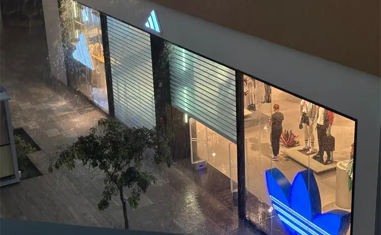 Adidas suspende actividades en Plaza The Park por lluvias