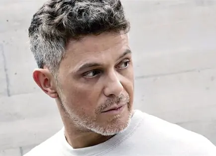 Gira &iquest;Y ahora qu&eacute;? de Alejandro Sanz llena La Cartuja en Sevilla