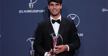 Carlos Alcaraz duda participaci&oacute;n en Roland Garros por lesi&oacute;n