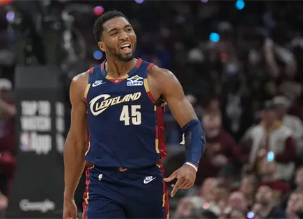 Cavaliers vencen a Raptors 115-105 y toman ventaja 2-0