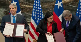 Chile y EE.UU. firman acuerdo para fortalecer seguridad nacional