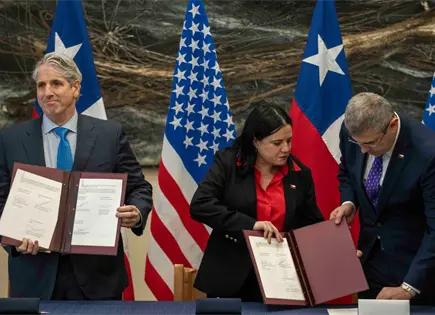Chile y EE.UU. firman acuerdo para fortalecer seguridad nacional