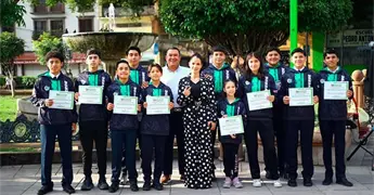 Dan reconocimiento a varios atletas