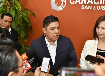 Gallardo presume alianza con empresarios para impulsar empleos en SLP