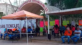 Paterfamilias toman la Secundaria T&eacute;cnica 33