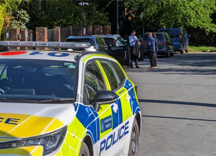 Adolescente se declara culpable de incendio en sinagoga de Londres