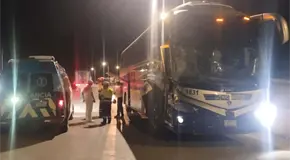 Autob&uacute;s se impacta contra tr&aacute;iler en la Valles–Ray&oacute;n