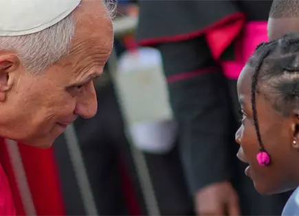 Critica papa colonizaci&oacute;n de minerales en Guinea