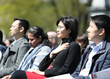 Inmigrantes prestan juramento en lugar hist&oacute;rico de Lexington