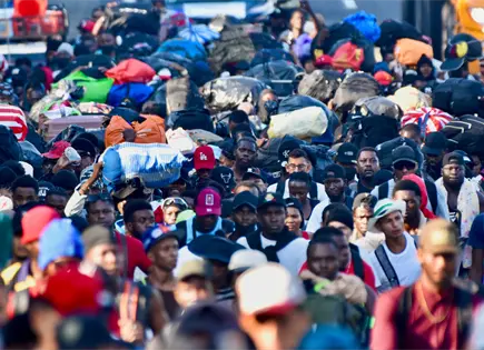 Migrantes haitianos salen de Tapachula por falta de trabajo