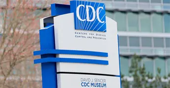 CDC frenan publicaci&oacute;n de investigaci&oacute;n sobre vacuna COVID