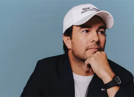 Checo P&eacute;rez conquista la portada de WWD con estilo