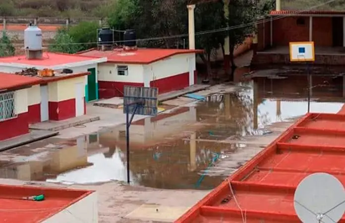Desampara la SEGE a  13 escuelas