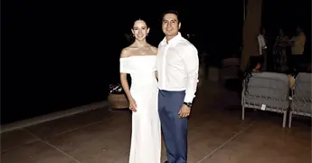 FESTEJAN POR SUS  ESPONSALES